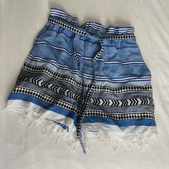 Lemlem Pants - Super cute lemlem shorts, size xs (0-2/size 25), Neela tie belt shorts sold out